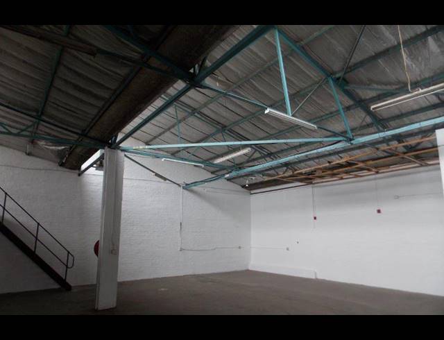 356M² WAREHOUSE TO LET IN EPPING INDUSTRIAL